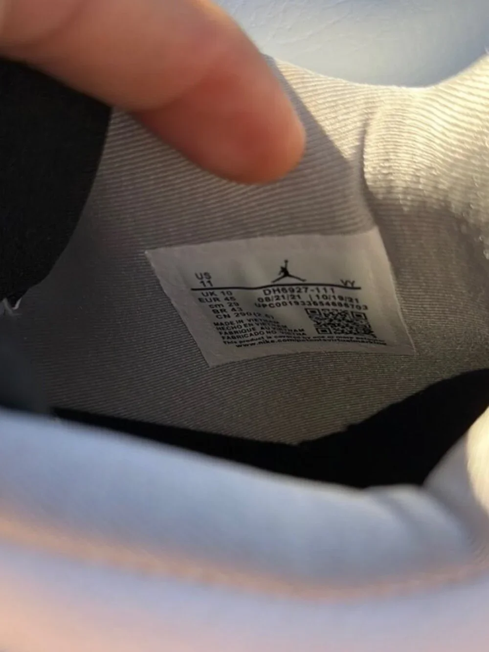 Air Jordan 4 Retro ‘Military Black’
